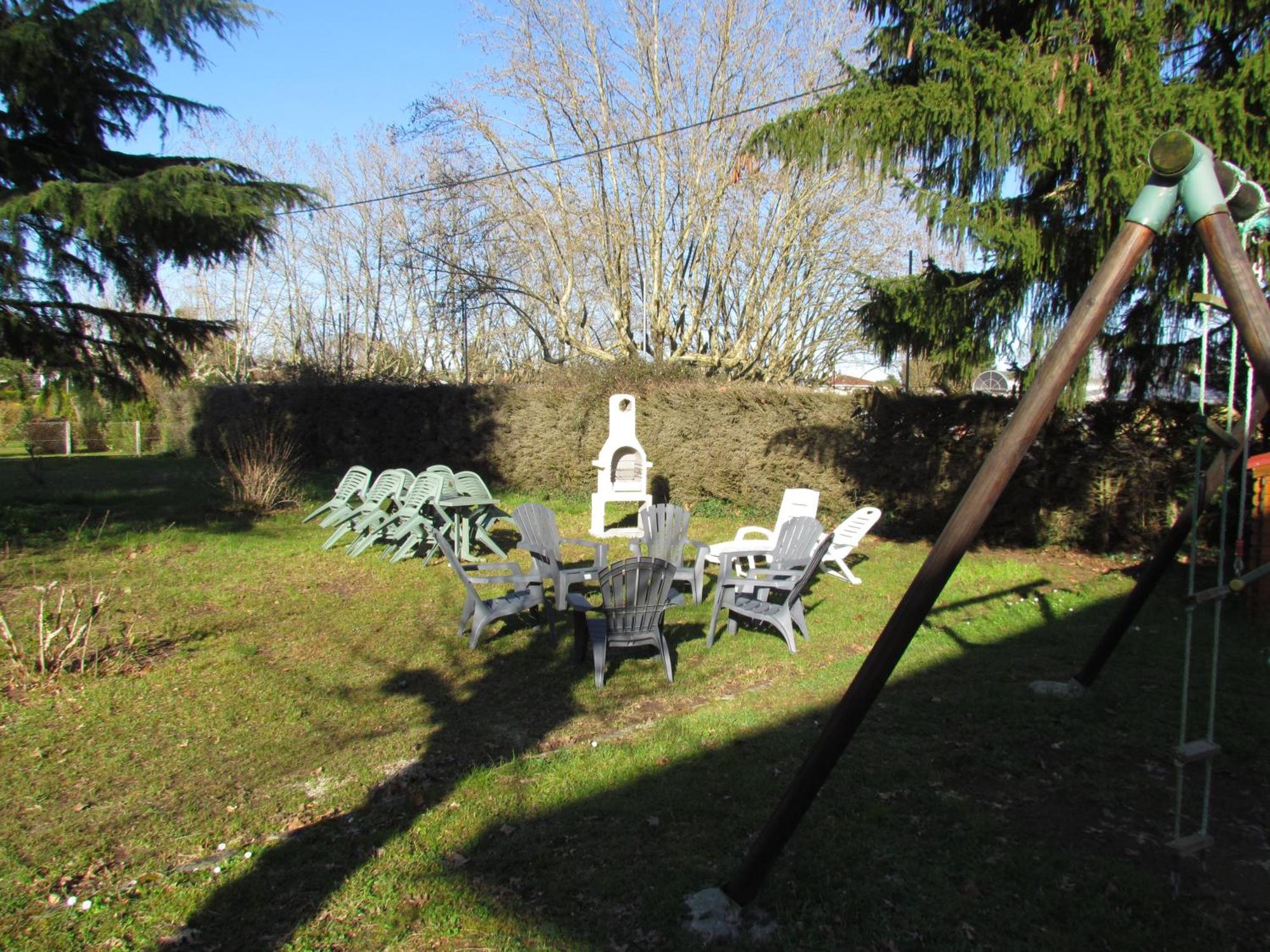 De La Claveille Apartment *