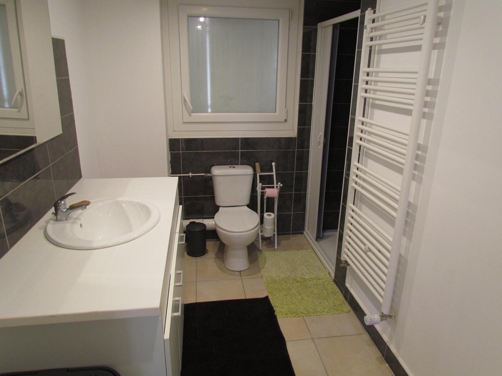 De La Claveille Apartment
